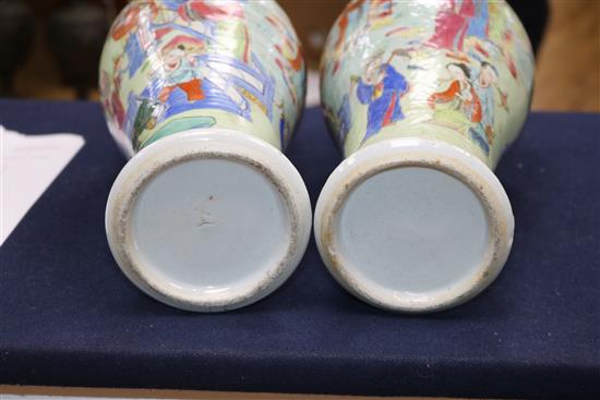 A pair of Chinese famille rose vases, Jiaqing/Daoguang period height 31cm